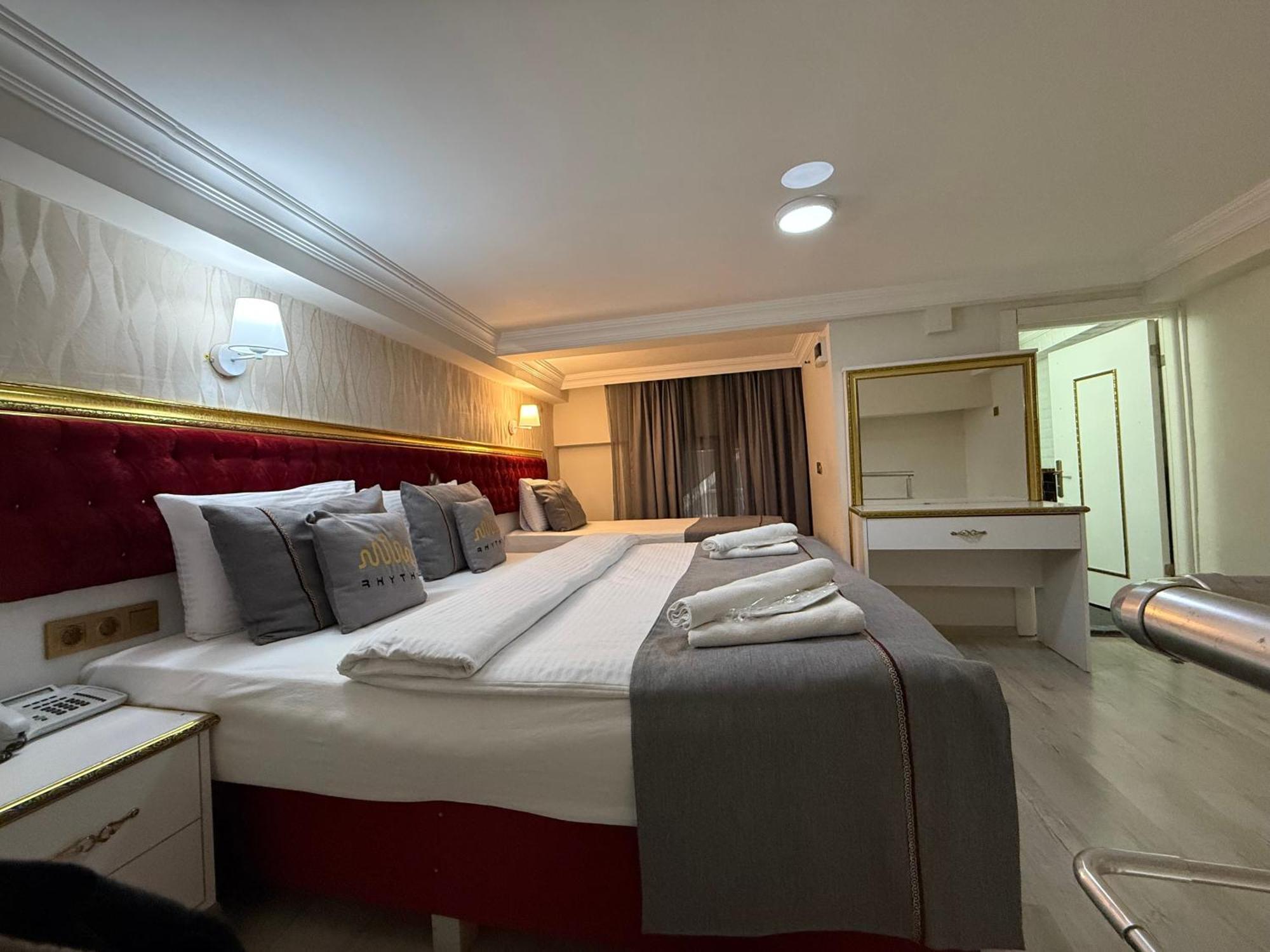 Rhythm Hotel Istanboel Buitenkant foto